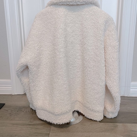 White Sherpa Coat - Picture 3 of 7